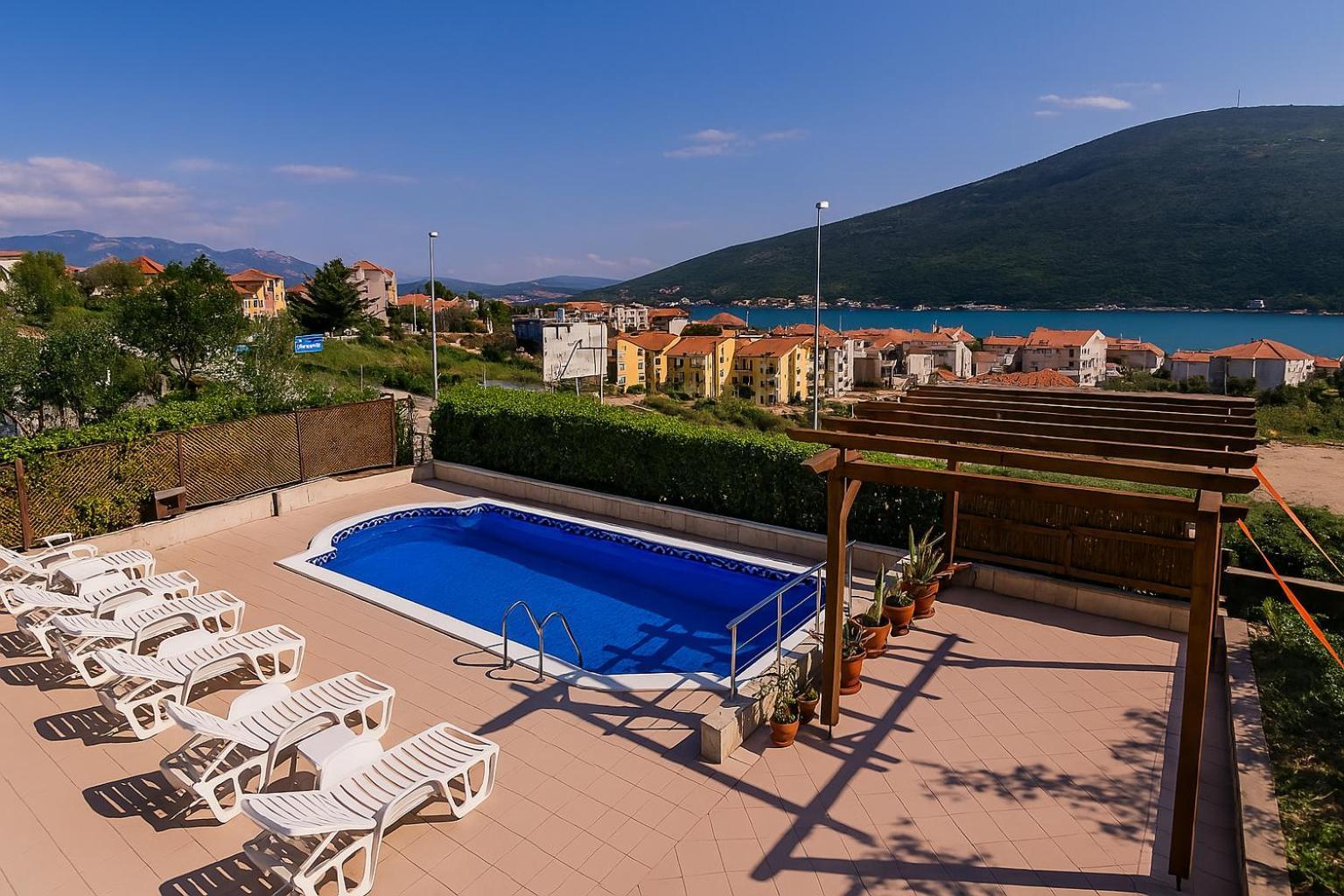 Villa Sea-N-Sun, 7 Bedrooms & Pool, Nearby Portonovi Marina. Thenovici Ngoại thất bức ảnh